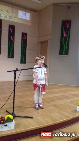 Zdjęcie w galerii na portalu naszraciborz.pl: W Tworkowie odbyła się jubileuszowa edycja Gminnego Konkursu Gwary Śląskiej wiadomości z regionu