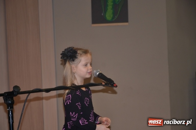 Zdjęcie w galerii na portalu naszraciborz.pl: W Tworkowie odbyła się jubileuszowa edycja Gminnego Konkursu Gwary Śląskiej wiadomości z regionu