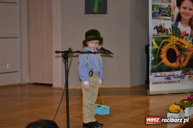 Zdjęcie w galerii na portalu naszraciborz.pl: W Tworkowie odbyła się jubileuszowa edycja Gminnego Konkursu Gwary Śląskiej wiadomości z regionu