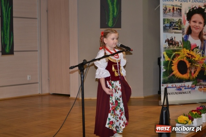 Zdjęcie w galerii na portalu naszraciborz.pl: W Tworkowie odbyła się jubileuszowa edycja Gminnego Konkursu Gwary Śląskiej wiadomości z regionu