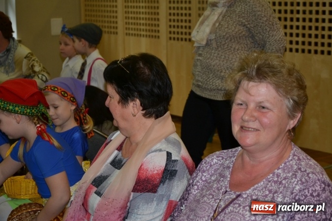 Zdjęcie w galerii na portalu naszraciborz.pl: W Tworkowie odbyła się jubileuszowa edycja Gminnego Konkursu Gwary Śląskiej wiadomości z regionu