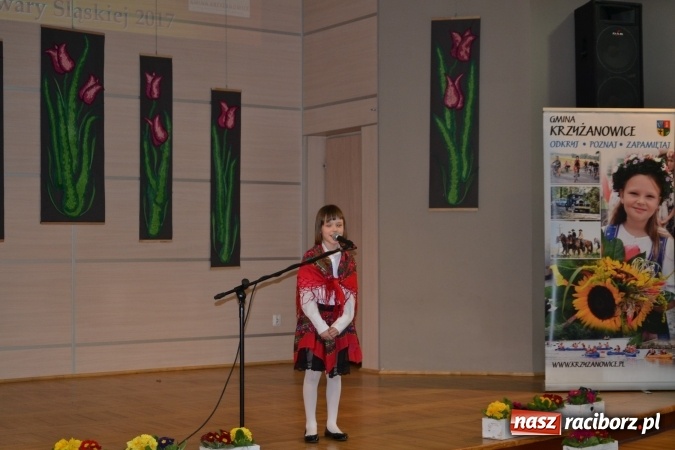 Zdjęcie w galerii na portalu naszraciborz.pl: W Tworkowie odbyła się jubileuszowa edycja Gminnego Konkursu Gwary Śląskiej wiadomości z regionu