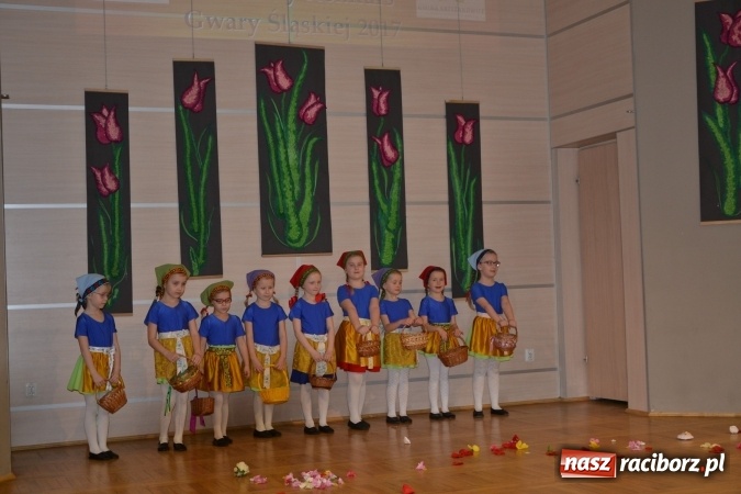 Zdjęcie w galerii na portalu naszraciborz.pl: W Tworkowie odbyła się jubileuszowa edycja Gminnego Konkursu Gwary Śląskiej wiadomości z regionu