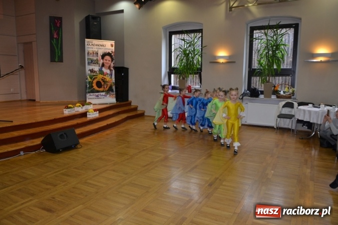 Zdjęcie w galerii na portalu naszraciborz.pl: W Tworkowie odbyła się jubileuszowa edycja Gminnego Konkursu Gwary Śląskiej wiadomości z regionu