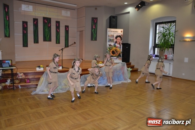 Zdjęcie w galerii na portalu naszraciborz.pl: W Tworkowie odbyła się jubileuszowa edycja Gminnego Konkursu Gwary Śląskiej wiadomości z regionu