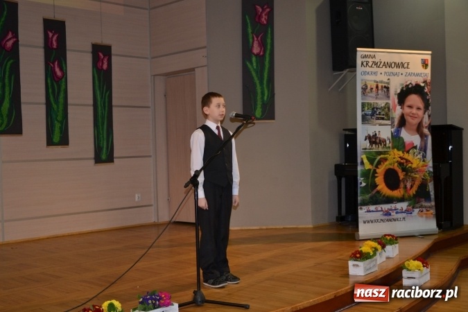 Zdjęcie w galerii na portalu naszraciborz.pl: W Tworkowie odbyła się jubileuszowa edycja Gminnego Konkursu Gwary Śląskiej wiadomości z regionu