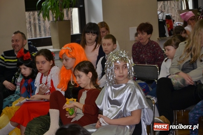 Zdjęcie w galerii na portalu naszraciborz.pl: W Tworkowie odbyła się jubileuszowa edycja Gminnego Konkursu Gwary Śląskiej wiadomości z regionu