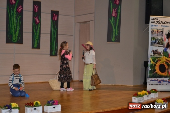 Zdjęcie w galerii na portalu naszraciborz.pl: W Tworkowie odbyła się jubileuszowa edycja Gminnego Konkursu Gwary Śląskiej wiadomości z regionu