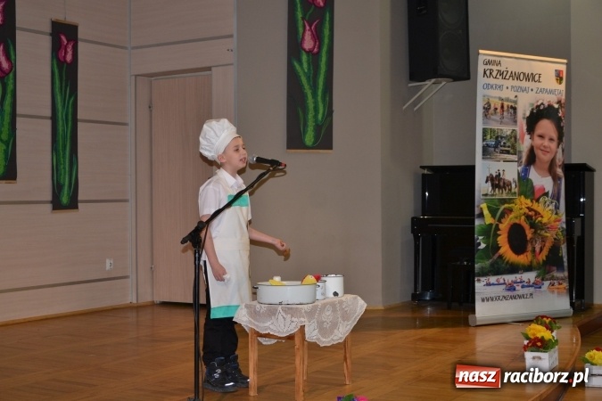 Zdjęcie w galerii na portalu naszraciborz.pl: W Tworkowie odbyła się jubileuszowa edycja Gminnego Konkursu Gwary Śląskiej wiadomości z regionu