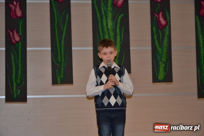 Zdjęcie w galerii na portalu naszraciborz.pl: W Tworkowie odbyła się jubileuszowa edycja Gminnego Konkursu Gwary Śląskiej wiadomości z regionu