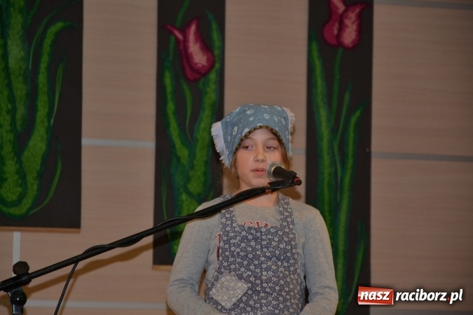 Zdjęcie w galerii na portalu naszraciborz.pl: W Tworkowie odbyła się jubileuszowa edycja Gminnego Konkursu Gwary Śląskiej wiadomości z regionu