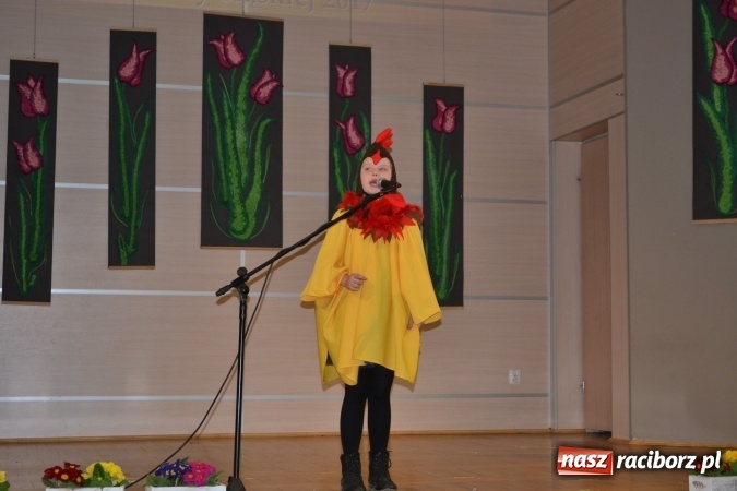 Zdjęcie w galerii na portalu naszraciborz.pl: W Tworkowie odbyła się jubileuszowa edycja Gminnego Konkursu Gwary Śląskiej wiadomości z regionu