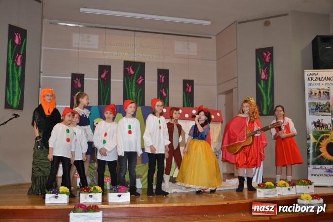 Zdjęcie w galerii na portalu naszraciborz.pl: W Tworkowie odbyła się jubileuszowa edycja Gminnego Konkursu Gwary Śląskiej wiadomości z regionu