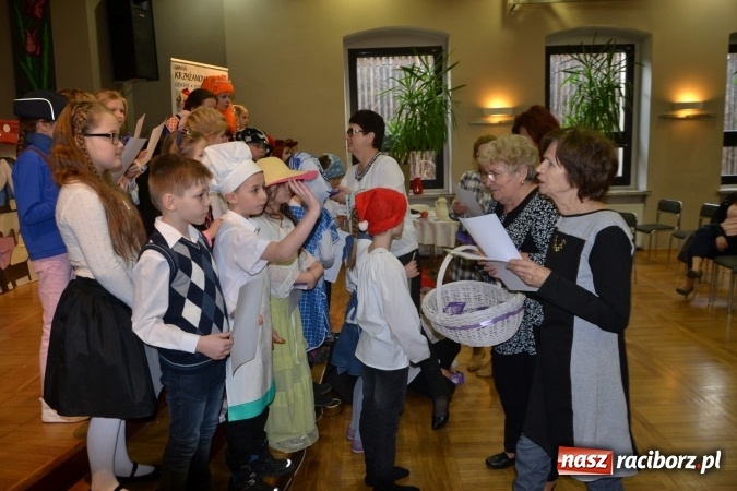 Zdjęcie w galerii na portalu naszraciborz.pl: W Tworkowie odbyła się jubileuszowa edycja Gminnego Konkursu Gwary Śląskiej wiadomości z regionu