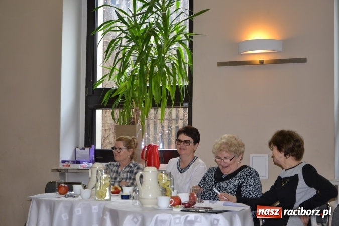 Zdjęcie w galerii na portalu naszraciborz.pl: W Tworkowie odbyła się jubileuszowa edycja Gminnego Konkursu Gwary Śląskiej wiadomości z regionu