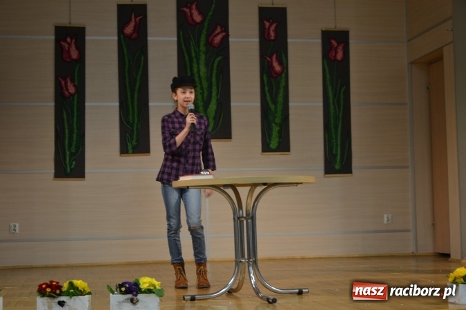 Zdjęcie w galerii na portalu naszraciborz.pl: W Tworkowie odbyła się jubileuszowa edycja Gminnego Konkursu Gwary Śląskiej wiadomości z regionu