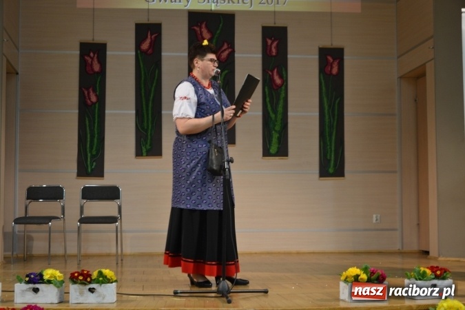 Zdjęcie w galerii na portalu naszraciborz.pl: W Tworkowie odbyła się jubileuszowa edycja Gminnego Konkursu Gwary Śląskiej wiadomości z regionu