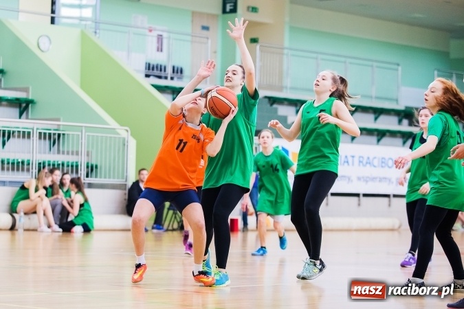Zdjęcie w galerii na portalu naszraciborz.pl: Miejski Finał Koszykówki Dziewczyn Szkół Gimnazjalnych wiadomości z regionu