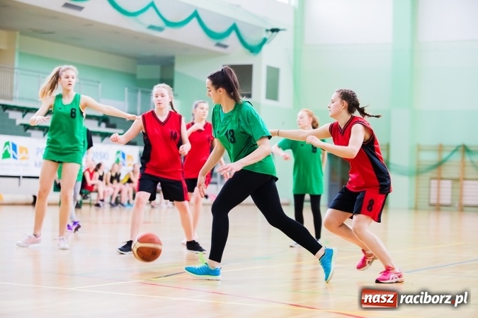 Zdjęcie w galerii na portalu naszraciborz.pl: Miejski Finał Koszykówki Dziewczyn Szkół Gimnazjalnych wiadomości z regionu