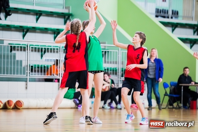 Zdjęcie w galerii na portalu naszraciborz.pl: Miejski Finał Koszykówki Dziewczyn Szkół Gimnazjalnych wiadomości z regionu