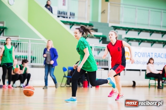 Zdjęcie w galerii na portalu naszraciborz.pl: Miejski Finał Koszykówki Dziewczyn Szkół Gimnazjalnych wiadomości z regionu