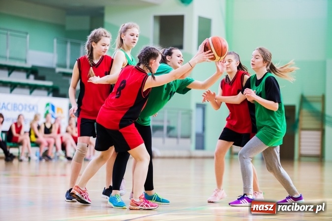 Zdjęcie w galerii na portalu naszraciborz.pl: Miejski Finał Koszykówki Dziewczyn Szkół Gimnazjalnych wiadomości z regionu