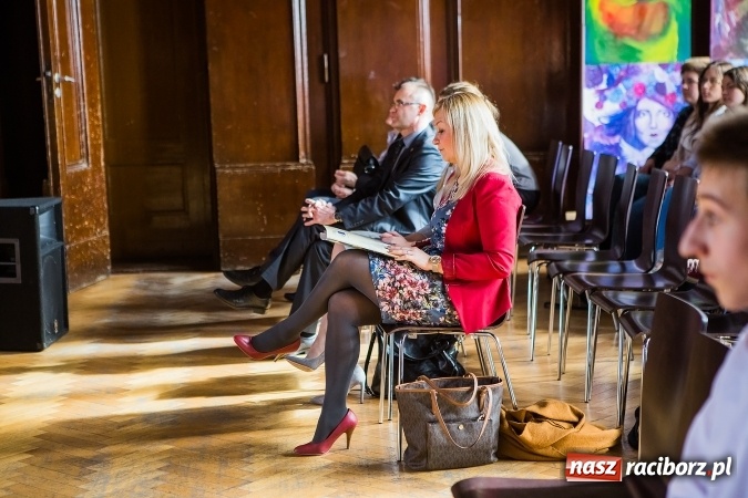 Zdjęcie w galerii na portalu naszraciborz.pl: Laureatki konkursu plastycznego w nagrodę pojadą do Strasburga! wiadomości z regionu