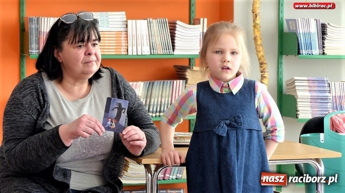 Zdjęcie w galerii na portalu naszraciborz.pl: Spotkania z Jolantą Reisch-Klose w bibliotece wiadomości z regionu