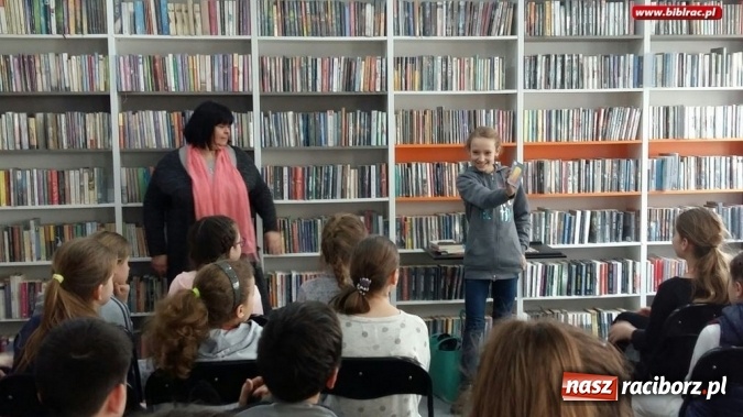 Zdjęcie w galerii na portalu naszraciborz.pl: Spotkania z Jolantą Reisch-Klose w bibliotece wiadomości z regionu