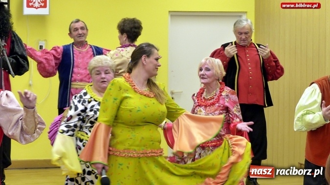 Zdjęcie w galerii na portalu naszraciborz.pl: Teatr Amatorski Na Zamku wystąpił w raciborskim szpitalu  wiadomości z regionu