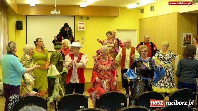 Zdjęcie w galerii na portalu naszraciborz.pl: Teatr Amatorski Na Zamku wystąpił w raciborskim szpitalu  wiadomości z regionu