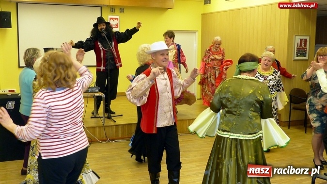 Zdjęcie w galerii na portalu naszraciborz.pl: Teatr Amatorski Na Zamku wystąpił w raciborskim szpitalu  wiadomości z regionu