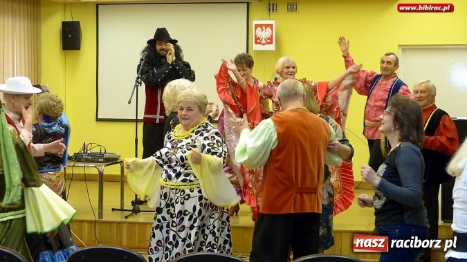 Zdjęcie w galerii na portalu naszraciborz.pl: Teatr Amatorski Na Zamku wystąpił w raciborskim szpitalu  wiadomości z regionu