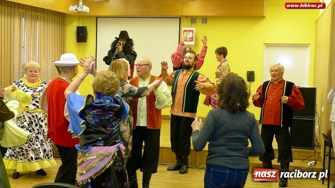 Zdjęcie w galerii na portalu naszraciborz.pl: Teatr Amatorski Na Zamku wystąpił w raciborskim szpitalu  wiadomości z regionu