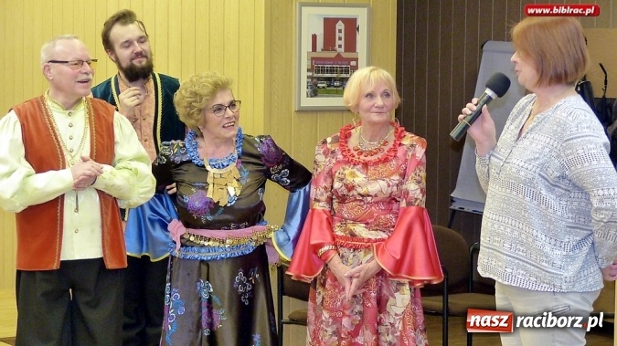 Zdjęcie w galerii na portalu naszraciborz.pl: Teatr Amatorski Na Zamku wystąpił w raciborskim szpitalu  wiadomości z regionu