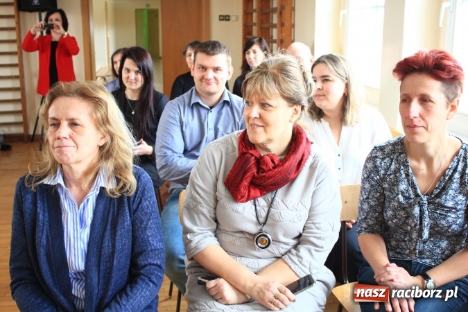 Zdjęcie w galerii na portalu naszraciborz.pl: Amelia Fac z SP18 najlepsza w konkursie matematycznym szóstoklasistów! wiadomości z regionu