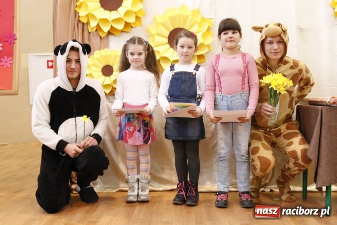 Zdjęcie w galerii na portalu naszraciborz.pl: Gala dla przedszkolaków w ZSOMS wiadomości z regionu