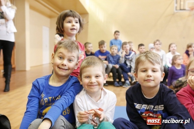 Zdjęcie w galerii na portalu naszraciborz.pl: Gala dla przedszkolaków w ZSOMS wiadomości z regionu
