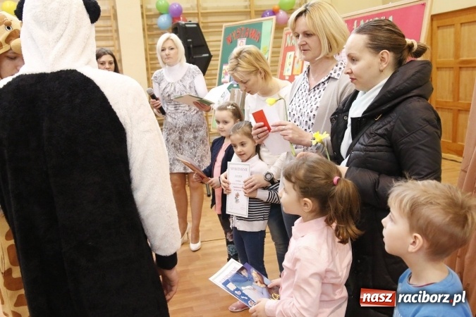 Zdjęcie w galerii na portalu naszraciborz.pl: Gala dla przedszkolaków w ZSOMS wiadomości z regionu
