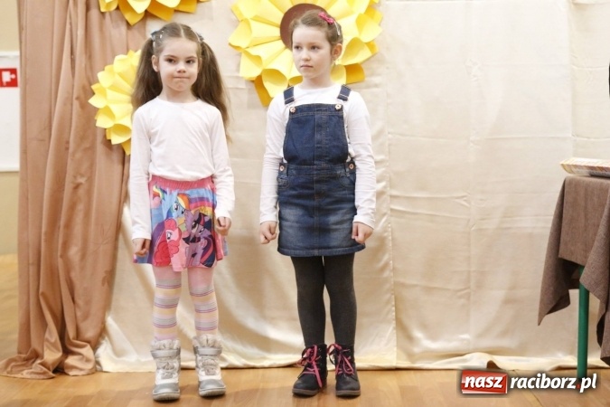 Zdjęcie w galerii na portalu naszraciborz.pl: Gala dla przedszkolaków w ZSOMS wiadomości z regionu