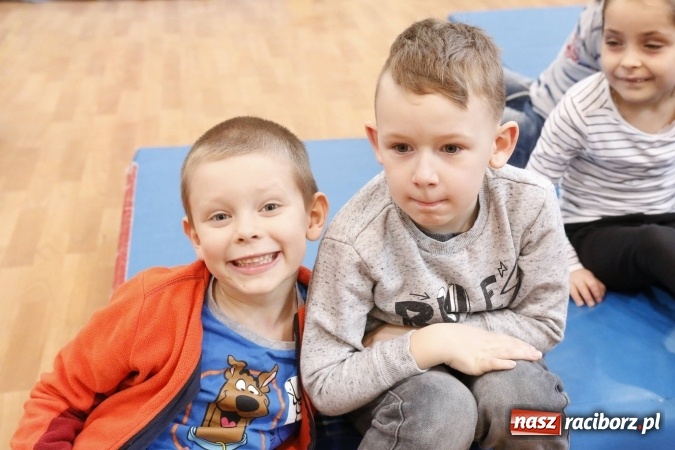Zdjęcie w galerii na portalu naszraciborz.pl: Gala dla przedszkolaków w ZSOMS wiadomości z regionu