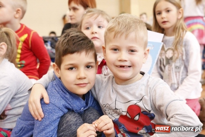 Zdjęcie w galerii na portalu naszraciborz.pl: Gala dla przedszkolaków w ZSOMS wiadomości z regionu