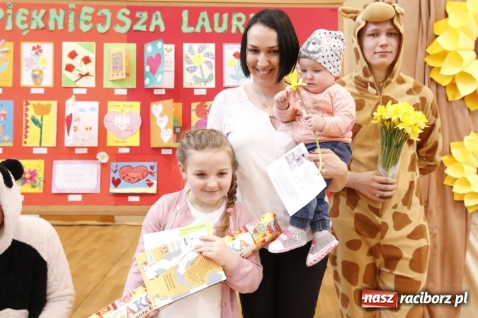 Zdjęcie w galerii na portalu naszraciborz.pl: Gala dla przedszkolaków w ZSOMS wiadomości z regionu