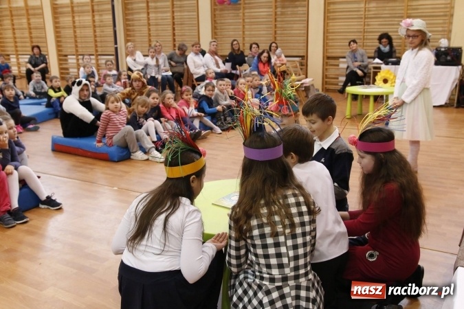 Zdjęcie w galerii na portalu naszraciborz.pl: Gala dla przedszkolaków w ZSOMS wiadomości z regionu