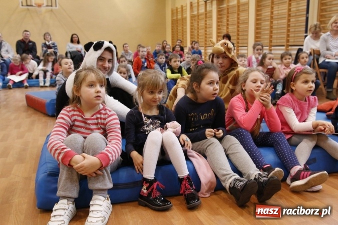 Zdjęcie w galerii na portalu naszraciborz.pl: Gala dla przedszkolaków w ZSOMS wiadomości z regionu