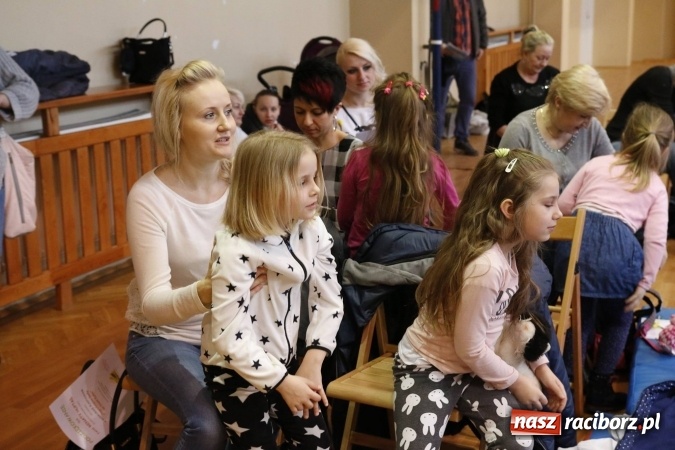 Zdjęcie w galerii na portalu naszraciborz.pl: Gala dla przedszkolaków w ZSOMS wiadomości z regionu