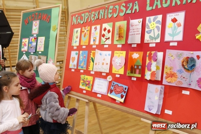 Zdjęcie w galerii na portalu naszraciborz.pl: Gala dla przedszkolaków w ZSOMS wiadomości z regionu