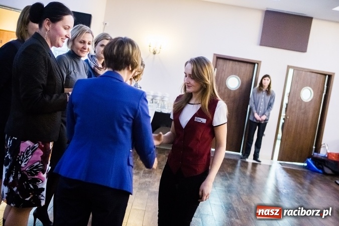 Zdjęcie w galerii na portalu naszraciborz.pl: Hotelarstwo w teorii i praktyce - konkurs w Hotelu Racibor wiadomości z regionu