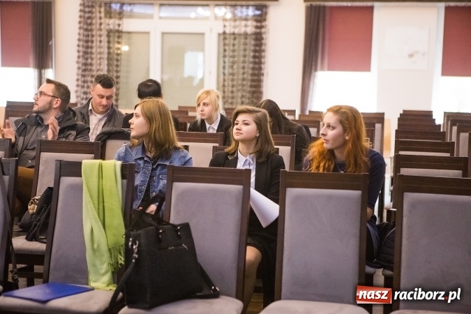 Zdjęcie w galerii na portalu naszraciborz.pl: Hotelarstwo w teorii i praktyce - konkurs w Hotelu Racibor wiadomości z regionu