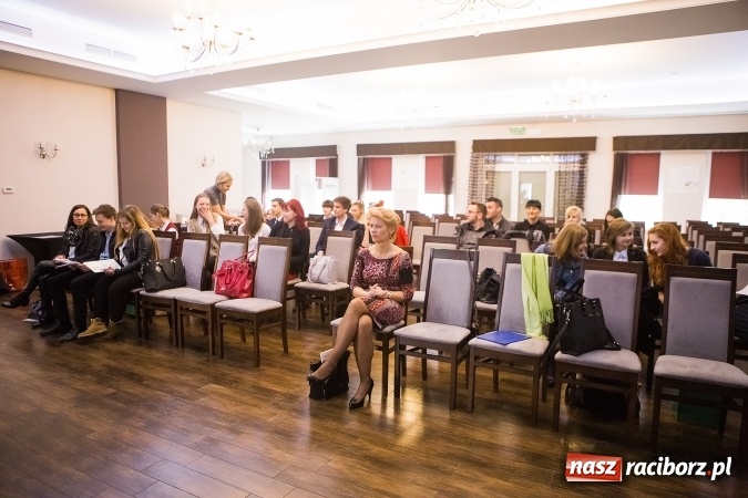 Zdjęcie w galerii na portalu naszraciborz.pl: Hotelarstwo w teorii i praktyce - konkurs w Hotelu Racibor wiadomości z regionu